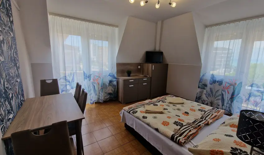 Napsug�r Apartmanh�z Si�fok - Augusztus 20. (min. 5 �j)