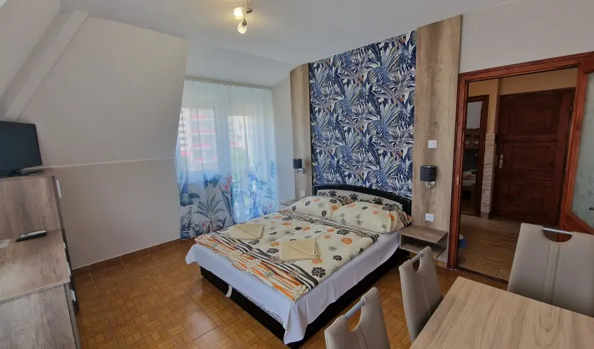 Napsug�r Apartmanh�z Si�fok - Augusztus 20. (min. 5 �j)