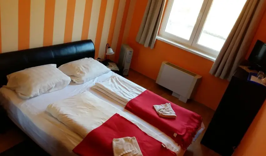 Napsug�r Ken�zy Lux Apartman Vend�gh�zak Hajd�szoboszl� - Augusztus 20. (min. 2 �j)