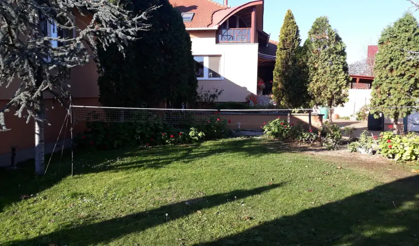 Napsug�r Ken�zy Lux Apartman Vend�gh�zak Hajd�szoboszl� - Augusztus 20. (min. 2 �j)