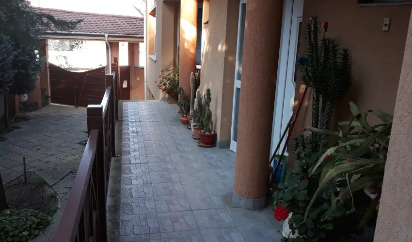 Napsug�r Ken�zy Lux Apartman Vend�gh�zak Hajd�szoboszl� - Augusztus 20. (min. 2 �j)