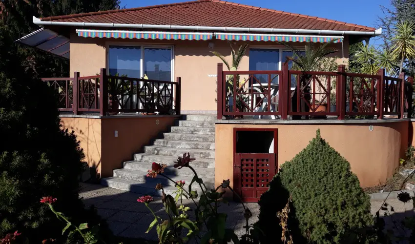 Napsug�r Ken�zy Lux Apartman Vend�gh�zak Hajd�szoboszl� - Augusztus 20. (min. 2 �j)