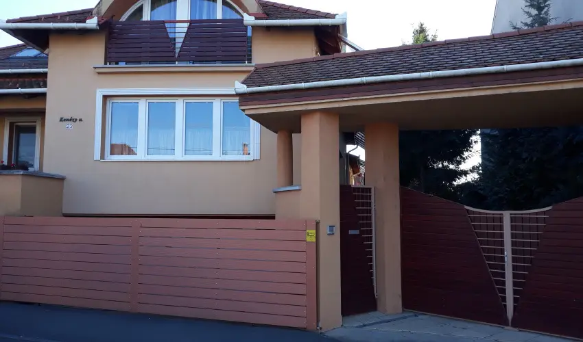 Napsug�r Ken�zy Lux Apartman Vend�gh�zak Hajd�szoboszl� - Augusztus 20. (min. 2 �j)