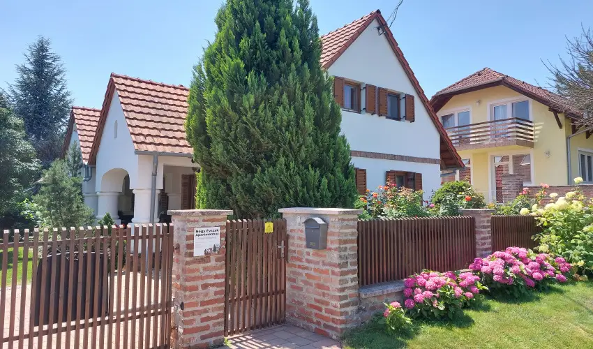 N�gy �vszak Apartmanh�z Zalakaros Zalakaros - Augusztus 20. (min. 2 �j)