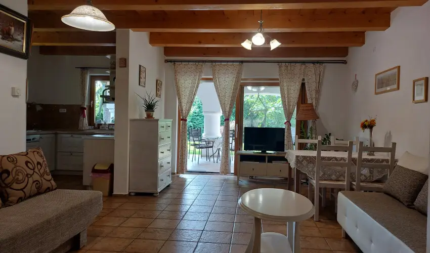 N�gy �vszak Apartmanh�z Zalakaros Zalakaros - Augusztus 20. (min. 2 �j)