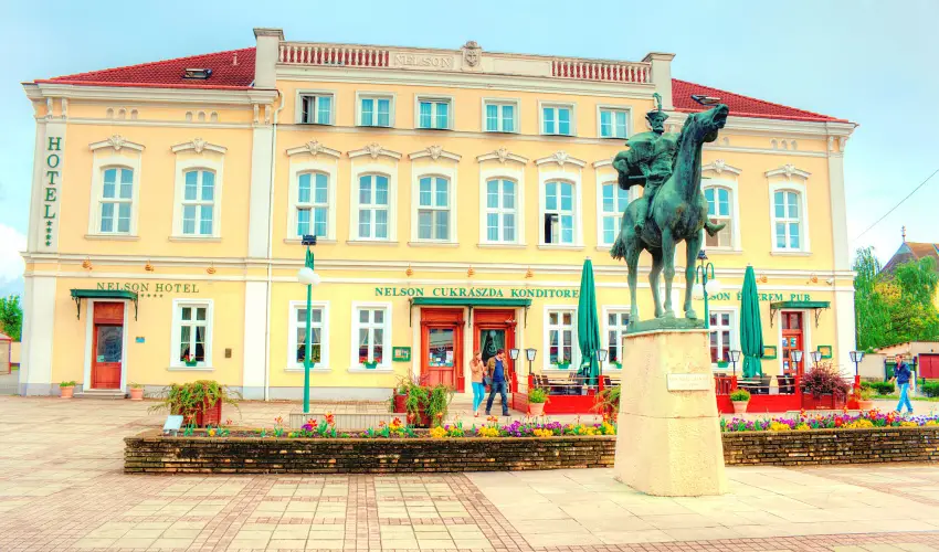 Nelson Hotel Hajd�szoboszl� - Augusztus 20. (min. 2 �j)