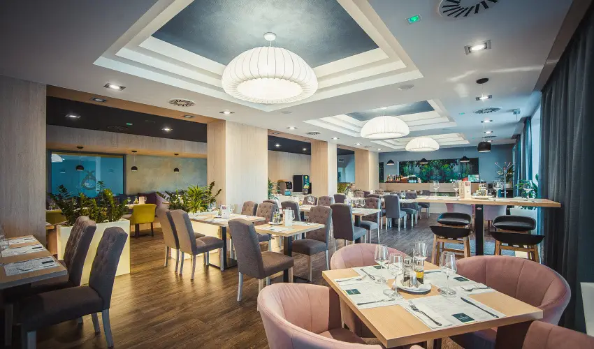 Onyx Luxury Srvr Srvr - Augusztus 20. - teljes elrefizetssel (min. 2 j)