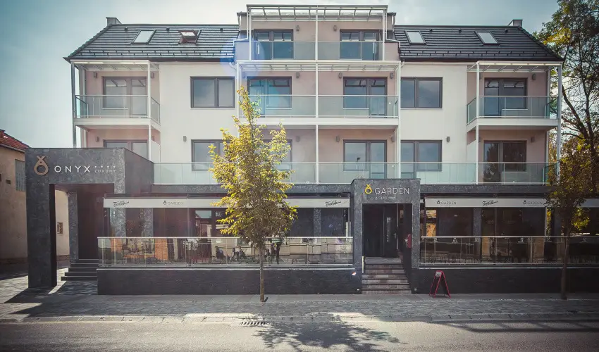 Onyx Luxury Srvr Srvr - Augusztus 20. - teljes elrefizetssel (min. 2 j)