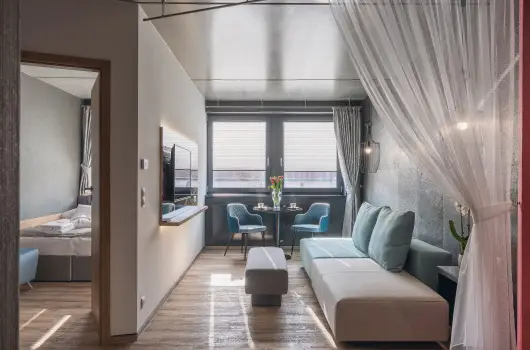 Onyx Luxury Srvr - Augusztus 20. (min. 2 j)