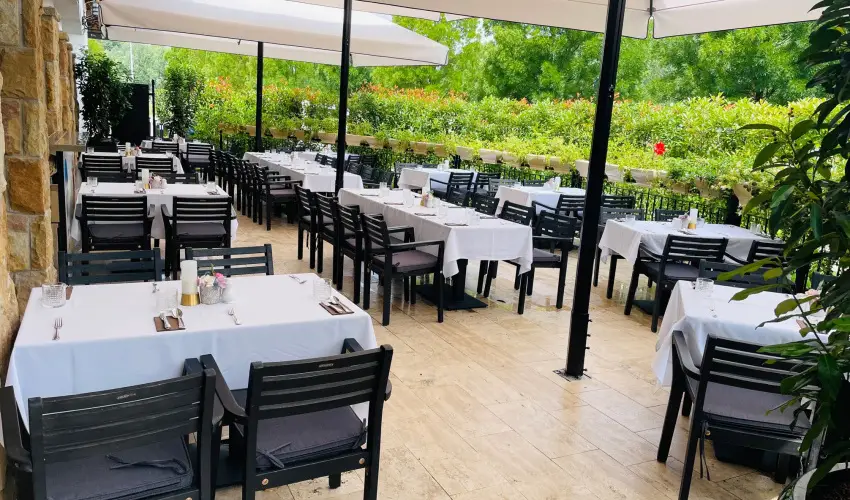 reg Halsz tterem s Fogad Tt - Augusztus 20.