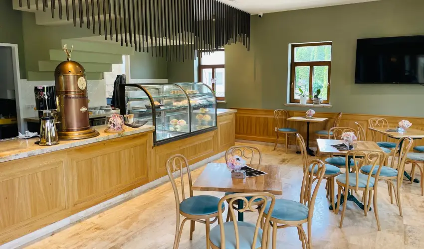 reg Halsz tterem s Fogad Tt - Augusztus 20.