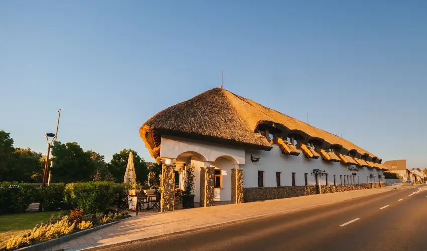 reg Halsz tterem s Fogad Tt - Augusztus 20.