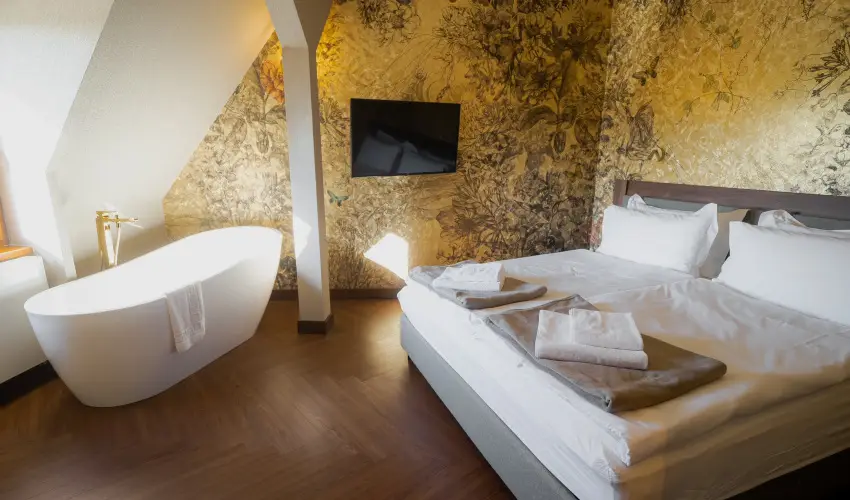 reg Halsz tterem s Fogad Tt - Augusztus 20.