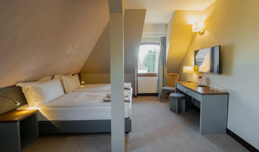 reg Halsz tterem s Fogad Tt - Augusztus 20.