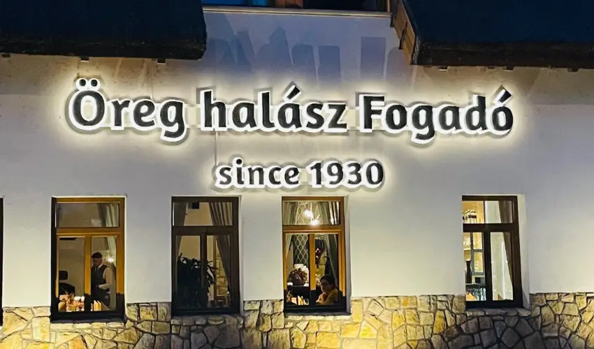 reg Halsz tterem s Fogad Tt - Augusztus 20.