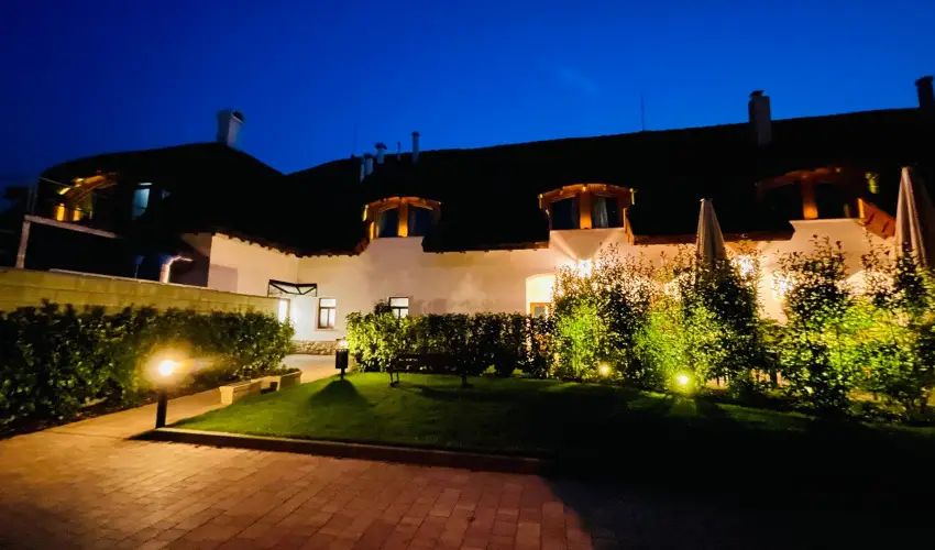 reg Halsz tterem s Fogad Tt - Augusztus 20.