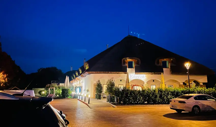 reg Halsz tterem s Fogad Tt - Augusztus 20.