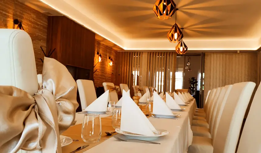 Öreg-tó Hotel Tata - Augusztus 20.