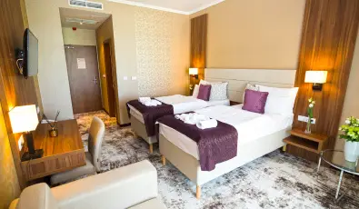 Outlet Hotel Polgr Polgr