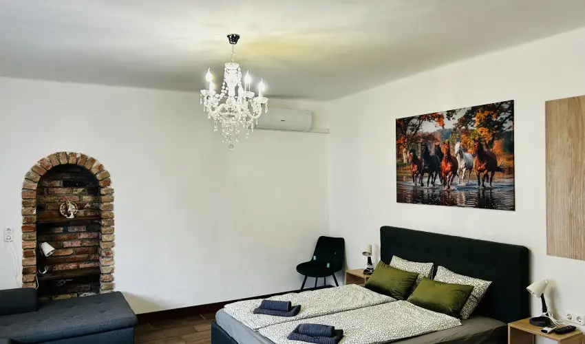 Pajkos P�ni �lm�nybirtok Vilyvit�ny - Augusztus 20.