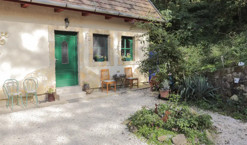 Pal�cliget Vend�gh�z K�tbodony - Augusztus 20. - teljes el�refizet�ssel (min. 2 �j)