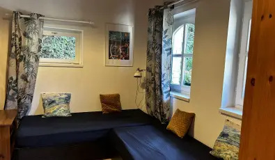 Pal�cliget Vend�gh�z K�tbodony