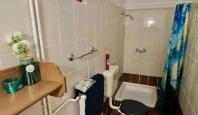 Pal�cliget Vend�gh�z K�tbodony