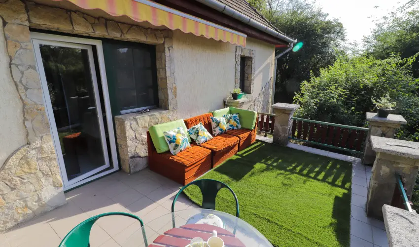 Pal�cliget Vend�gh�z K�tbodony - Augusztus 20. - teljes el�refizet�ssel (min. 2 �j)