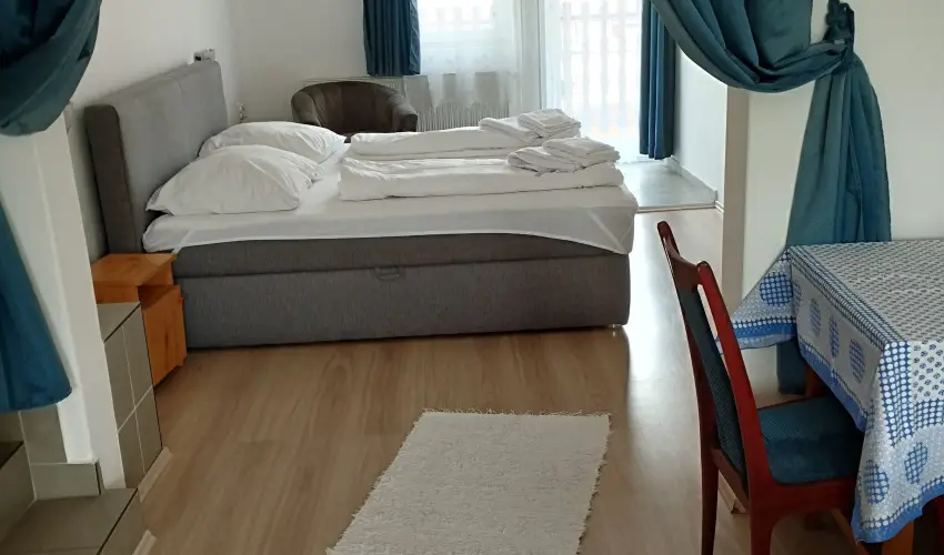 Paprika Vend�gh�z Hark�ny - Augusztus 20. (min. 2 �j)