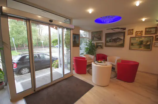 Hotel Vad�szk�rt - Augusztus 20.