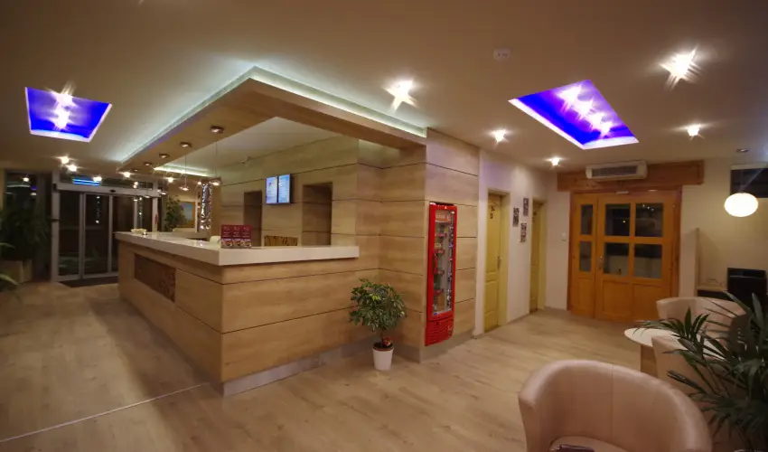 Hotel Vad�szk�rt Sz�kesfeh�rv�r - Augusztus 20.