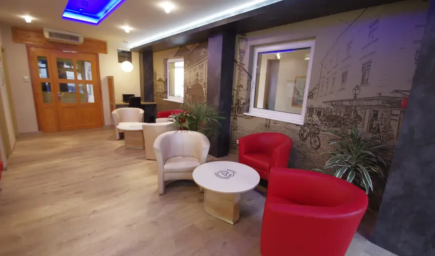 Hotel Vad�szk�rt Sz�kesfeh�rv�r - Augusztus 20.