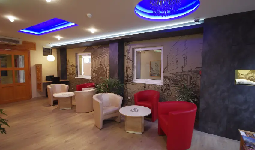 Hotel Vad�szk�rt Sz�kesfeh�rv�r - Augusztus 20.