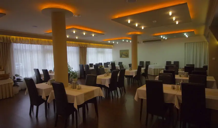 Hotel Vad�szk�rt Sz�kesfeh�rv�r - Augusztus 20.