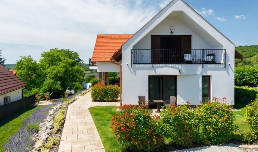 Pilger Vend�gh�z Tihany - Augusztus 20. (min. 4 �j)