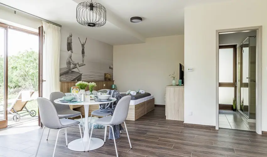 Pilger Vend�gh�z Tihany - Augusztus 20. (min. 4 �j)