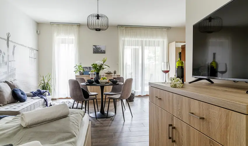 Pilger Vend�gh�z Tihany - Augusztus 20. (min. 4 �j)