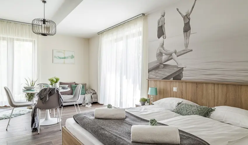 Pilger Vend�gh�z Tihany - Augusztus 20. (min. 4 �j)