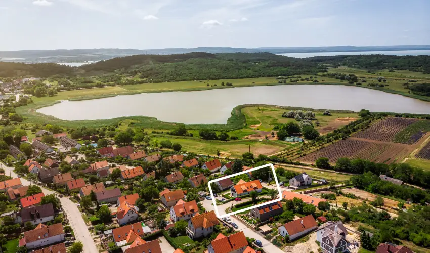 Pilger Vend�gh�z Tihany - Augusztus 20. (min. 4 �j)