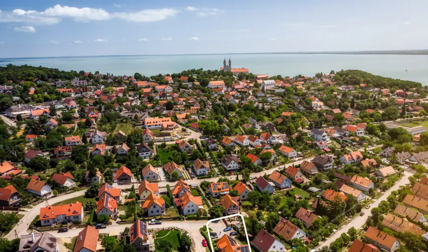 Pilger Vend�gh�z Tihany - Augusztus 20. (min. 4 �j)