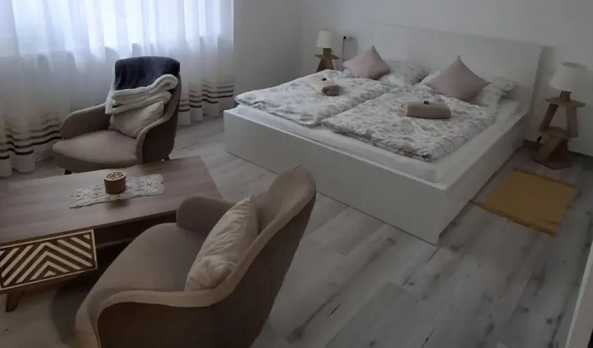 Pitypang Apartman Eger - Augusztus 20. (min. 2 �j)