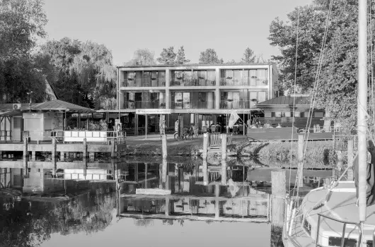 Port �tterem & Panzi� - Augusztus 20.