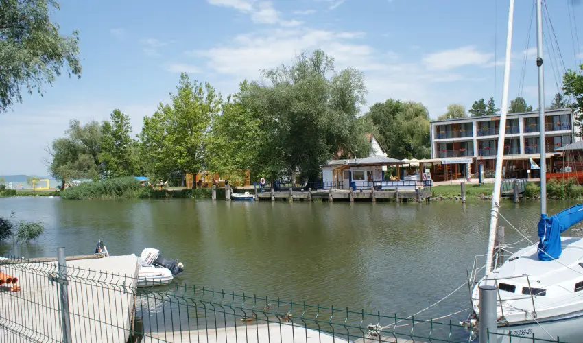 Port tterem & Panzi Balatonmriafrd - Augusztus 20. (min. 3 j)