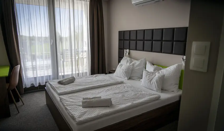 Port tterem & Panzi Balatonmriafrd - Augusztus 20. (min. 3 j)