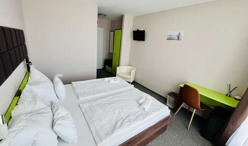 Port tterem & Panzi Balatonmriafrd - Augusztus 20. (min. 3 j)