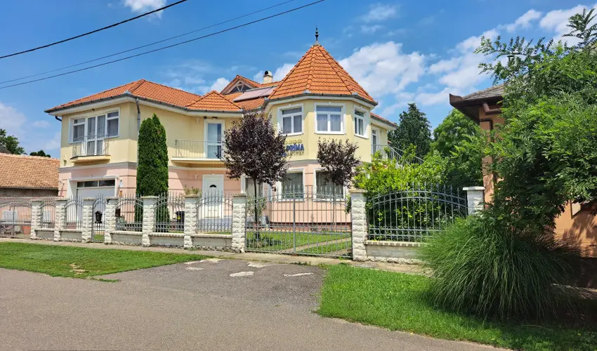 Prima Villa 2 Hajd�szoboszl� - Augusztus 20. (min. 2 �j)