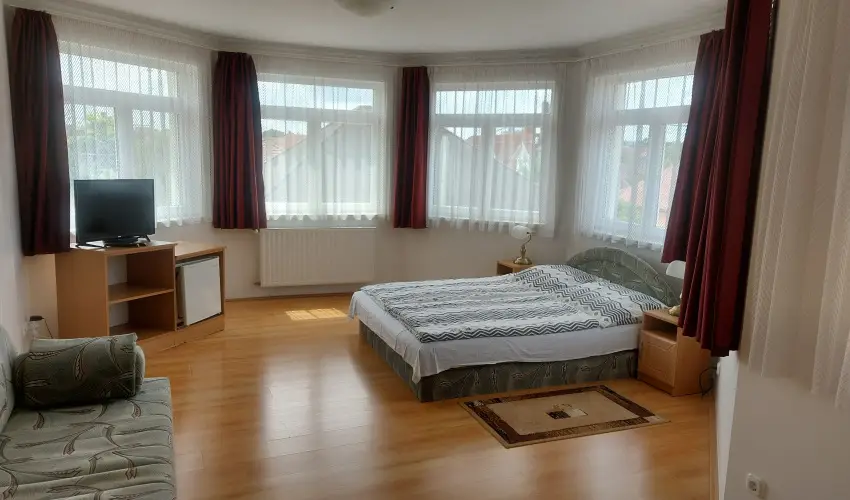 Prima Villa 2 Hajd�szoboszl� - Augusztus 20. (min. 2 �j)