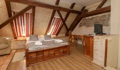 Puchner Kastlyszll Bikal