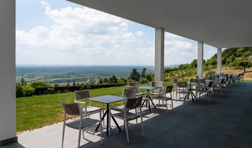 R�k�czi Hotel, T�bor �s Rendezv�nyk�zpont S�toralja�jhely - Augusztus 20.