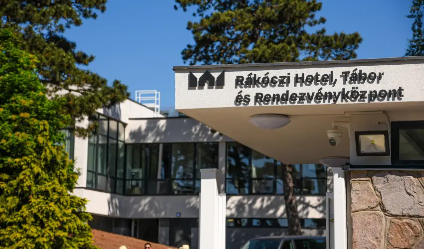 R�k�czi Hotel, T�bor �s Rendezv�nyk�zpont S�toralja�jhely - Augusztus 20.